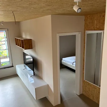 Quiet & Cozy Near Airport Ber, Free Wifi & Parking #rechts 아파트 *