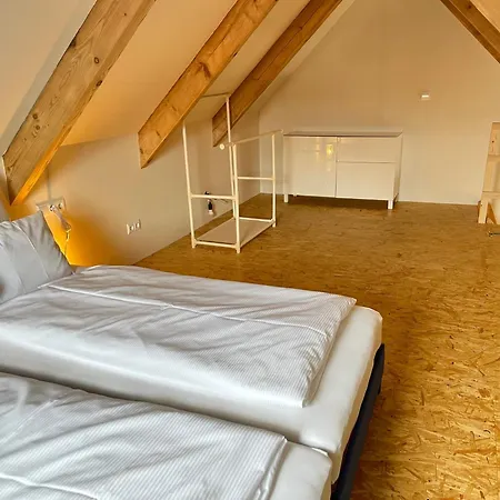 Quiet & Cozy Near Airport Ber, Free Wifi & Parking #rechts *