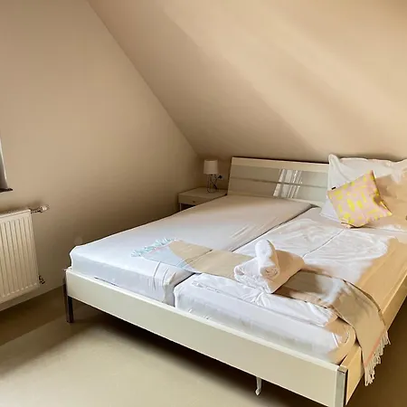 Apartment Quiet & Cozy Near Airport Ber, Free Wifi & Parking #rechts *