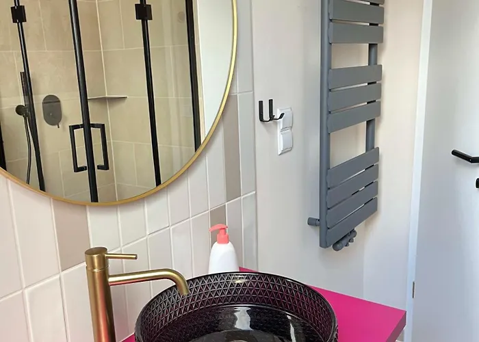 Apartment Quiet & Cozy Near Airport Ber, Free Wifi & Parking #rechts