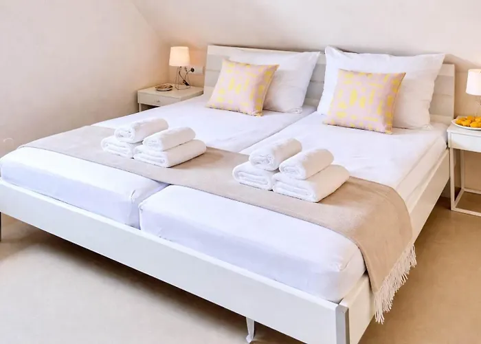 شقة Bright Hideaway -70 Sqm- Near Ber Airport