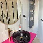 Apartment Bright Hideaway -70 Sqm- Near Ber Airport