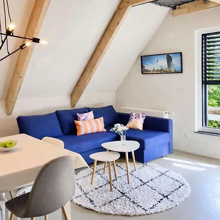 Bright Hideaway -70 Sqm- Near Ber Airport Apartment