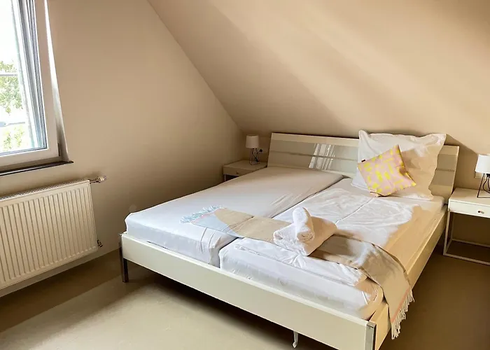 Apartament Quiet & Cozy Near Airport Ber, Free Wifi & Parking #rechts *